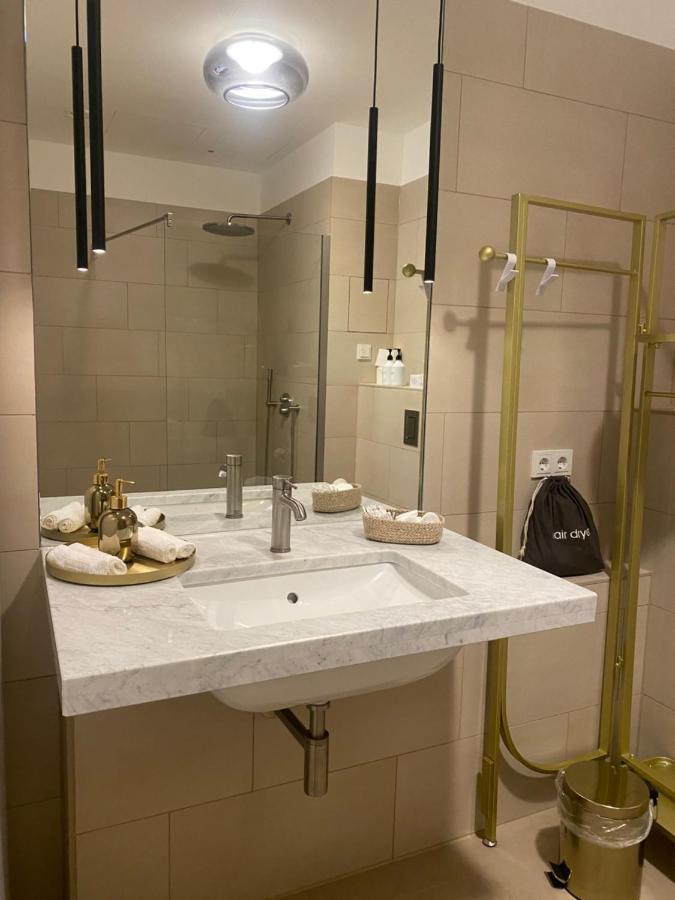 Deluxe Apartment,1341595661:JPEG